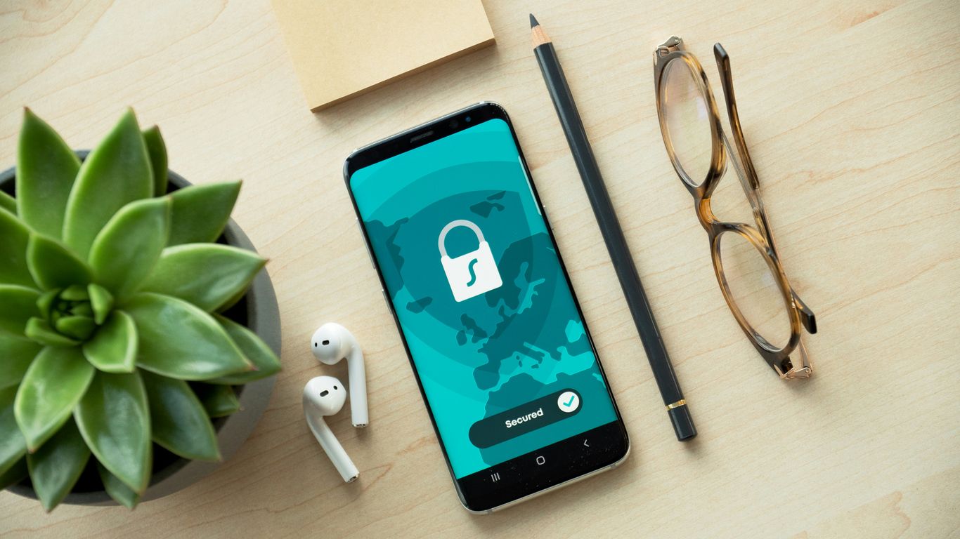 Understanding the freelancer NDA data protection clause: A practical guide for pros